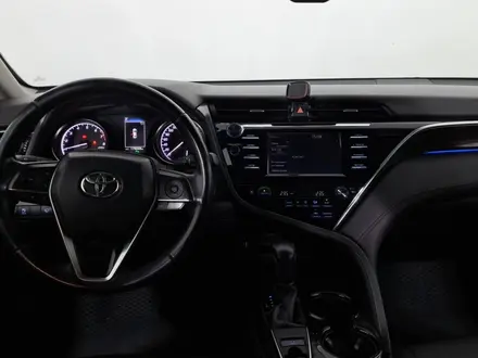 Toyota Camry 2020 года за 12 130 000 тг. в Астана – фото 14