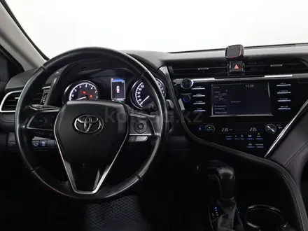Toyota Camry 2020 года за 12 130 000 тг. в Астана – фото 17