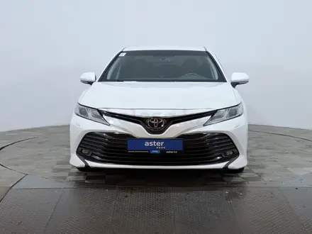 Toyota Camry 2020 года за 12 130 000 тг. в Астана – фото 2