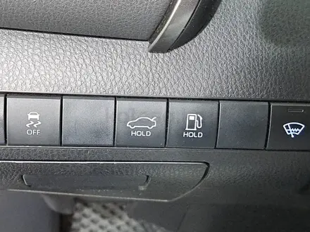 Toyota Camry 2020 года за 12 130 000 тг. в Астана – фото 24