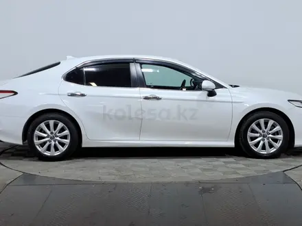 Toyota Camry 2020 года за 12 130 000 тг. в Астана – фото 4