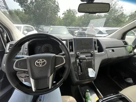 Toyota Granvia 2021 года за 29 000 000 тг. в Алматы – фото 6