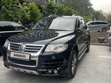 Volkswagen Touareg 2008 года за 6 600 000 тг. в Алматы