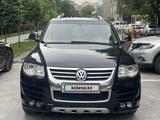 Volkswagen Touareg 2008 года за 6 600 000 тг. в Алматы – фото 3