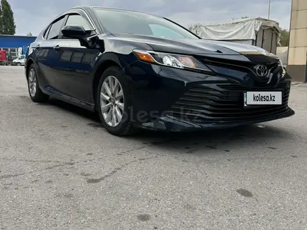 Toyota Camry 2017 года за 11 300 000 тг. в Алматы – фото 8