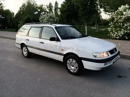 Volkswagen Passat 1993 года за 2 150 000 тг. в Шымкент