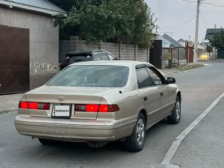 Toyota Camry 1998 года за 2 500 000 тг. в Шымкент – фото 3