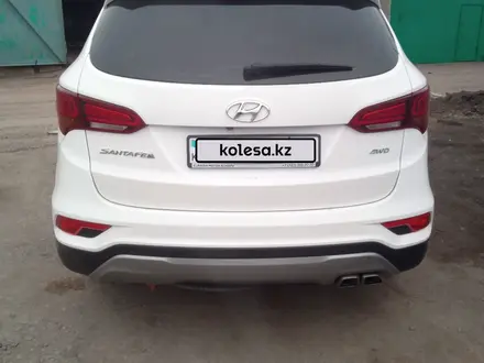 Hyundai Santa Fe 2016 года за 11 800 000 тг. в Экибастуз – фото 4