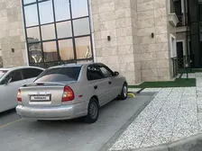 Hyundai Accent, 2001