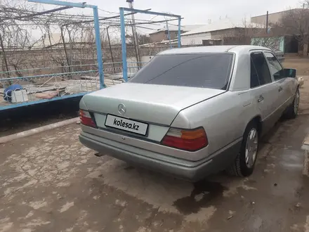 Mercedes-Benz E 200 1990 года за 1 550 000 тг. в Туркестан – фото 3
