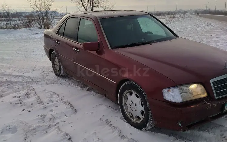 Mercedes-Benz C 180 1995 годаfor1 500 000 тг. в Караганда