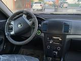 Chevrolet Epica 2007 годаfor2 750 000 тг. в Атырау – фото 3