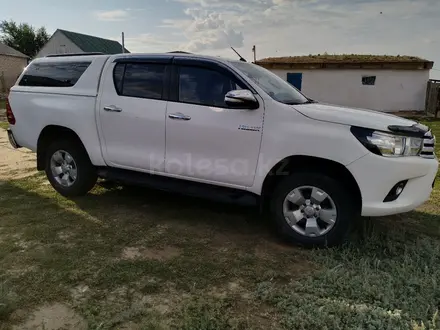 Toyota Hilux 2015 года за 15 500 000 тг. в Актобе – фото 2