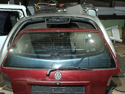 Крышка багажника Фольксваген гольф 3 в сборе за 60 000 тг. в Караганда