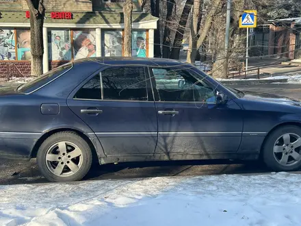 Mercedes-Benz C 180 1995 года за 2 500 000 тг. в Алматы – фото 4