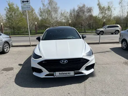 Hyundai Sonata 2021 года за 16 900 000 тг. в Алматы – фото 3