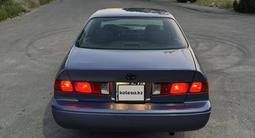 Toyota Camry 2000 года за 2 900 000 тг. в Алматы – фото 4