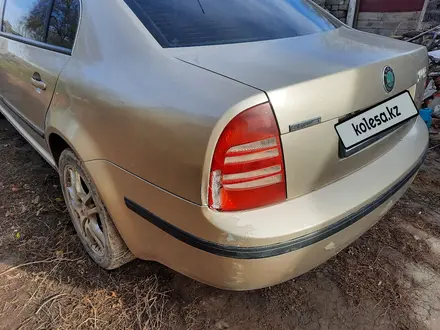 Skoda Superb 2002 года за 2 300 000 тг. в Уральск – фото 7