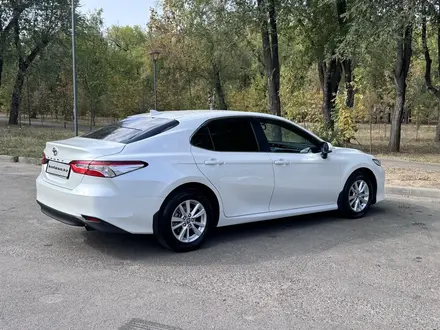 Toyota Camry 2020 года за 12 800 000 тг. в Алматы – фото 6