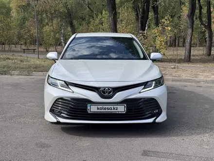 Toyota Camry 2020 года за 12 800 000 тг. в Алматы – фото 8