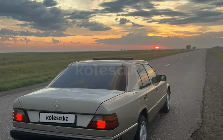 Mercedes-Benz E 220 1992 года за 1 500 000 тг. в Лисаковск