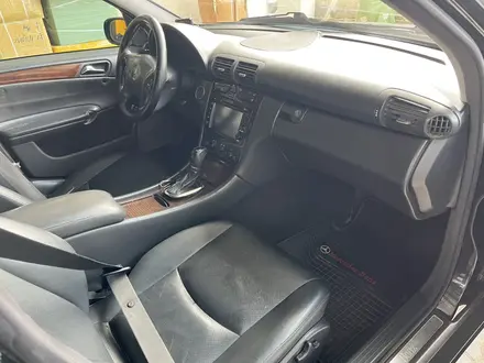 Mercedes-Benz C 240 2002 года за 2 300 000 тг. в Алматы – фото 10
