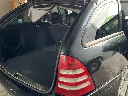 Mercedes-Benz C 240 2002 года за 2 300 000 тг. в Алматы – фото 19