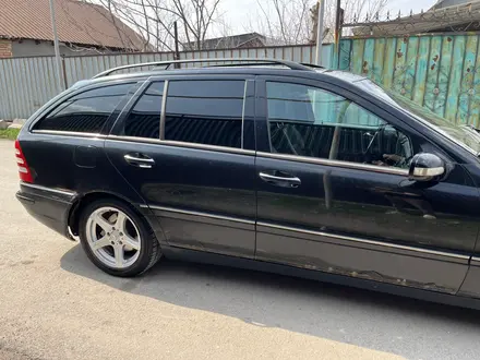 Mercedes-Benz C 240 2002 года за 2 300 000 тг. в Алматы – фото 3