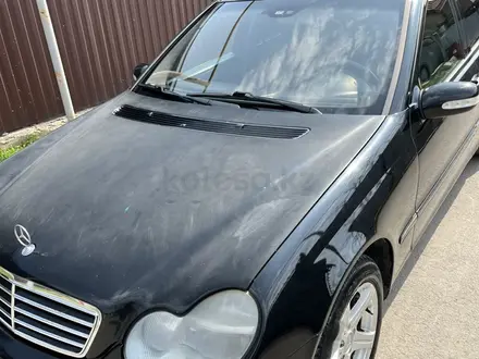 Mercedes-Benz C 240 2002 года за 2 300 000 тг. в Алматы – фото 7