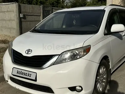 Toyota Sienna 2010 года за 11 000 000 тг. в Тараз – фото 2