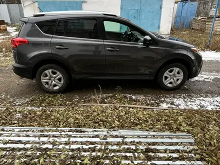 Toyota RAV4 2015 года за 10 500 000 тг. в Актобе – фото 3