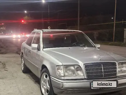 Mercedes-Benz E 200 1993 года за 2 650 000 тг. в Шымкент – фото 6