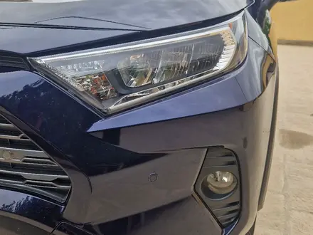Toyota RAV4 2019 года за 15 500 000 тг. в Актау – фото 30