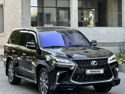 Lexus LX 570 2018 года за 45 000 000 тг. в Тараз