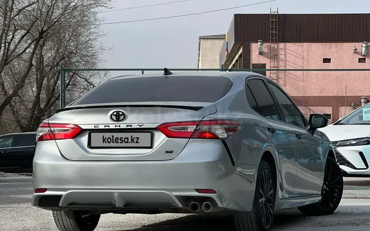 Toyota Camry 2019 года за 12 400 000 тг. в Шымкент