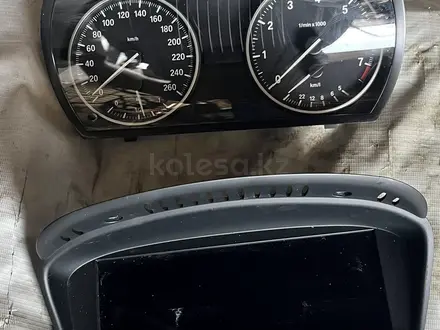 Щиток панель приборов монитор е90 за 50 000 тг. в Алматы