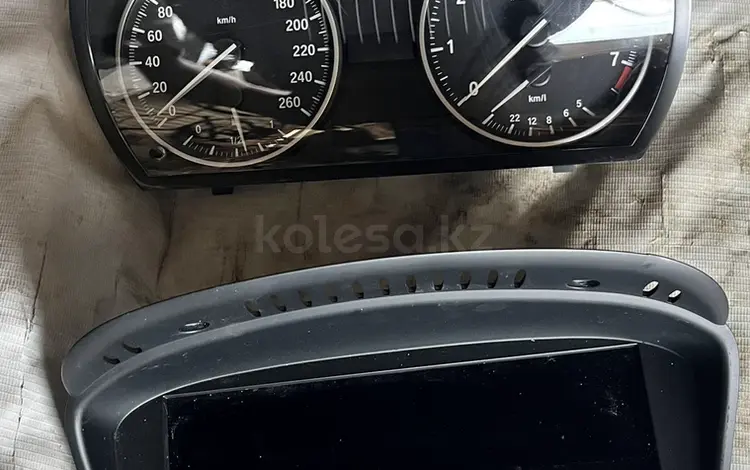 Щиток панель приборов монитор е90 за 50 000 тг. в Алматы