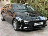 Hyundai Elantra 2023 года за 10 100 000 тг. в Алматы – фото 2