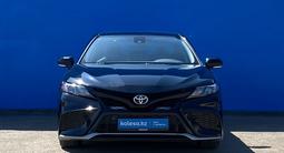 Toyota Camry 2020 года за 13 310 000 тг. в Алматы – фото 2