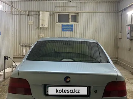 BMW 523 1998 года за 3 200 000 тг. в Жанаозен – фото 3