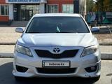 Toyota Camry 2011 года за 7 500 000 тг. в Актобе – фото 5