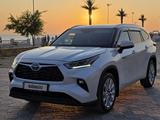 Toyota Highlander 2022 годаүшін25 000 000 тг. в Астана