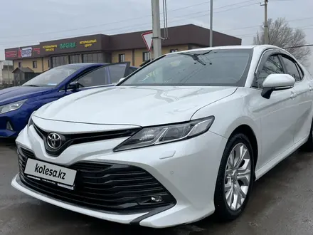 Toyota Camry 2019 года за 13 100 000 тг. в Алматы – фото 4