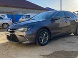 Toyota Camry 2017 года за 5 300 000 тг. в Атырау – фото 2