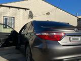 Toyota Camry 2017 года за 5 300 000 тг. в Атырау – фото 3