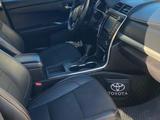 Toyota Camry 2017 года за 5 300 000 тг. в Атырау – фото 4