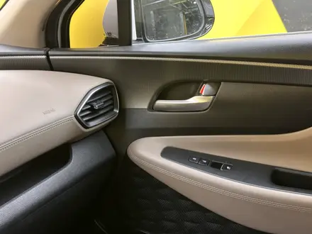 Hyundai Santa Fe 2020 года за 10 700 000 тг. в Астана – фото 16