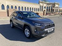 Toyota RAV4 2021 года за 16 800 000 тг. в Атырау