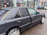 Mercedes-Benz E 230 1991 года за 850 000 тг. в Тараз – фото 2