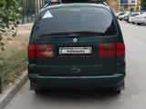 Volkswagen Sharan 1998 годаүшін2 000 000 тг. в Актобе